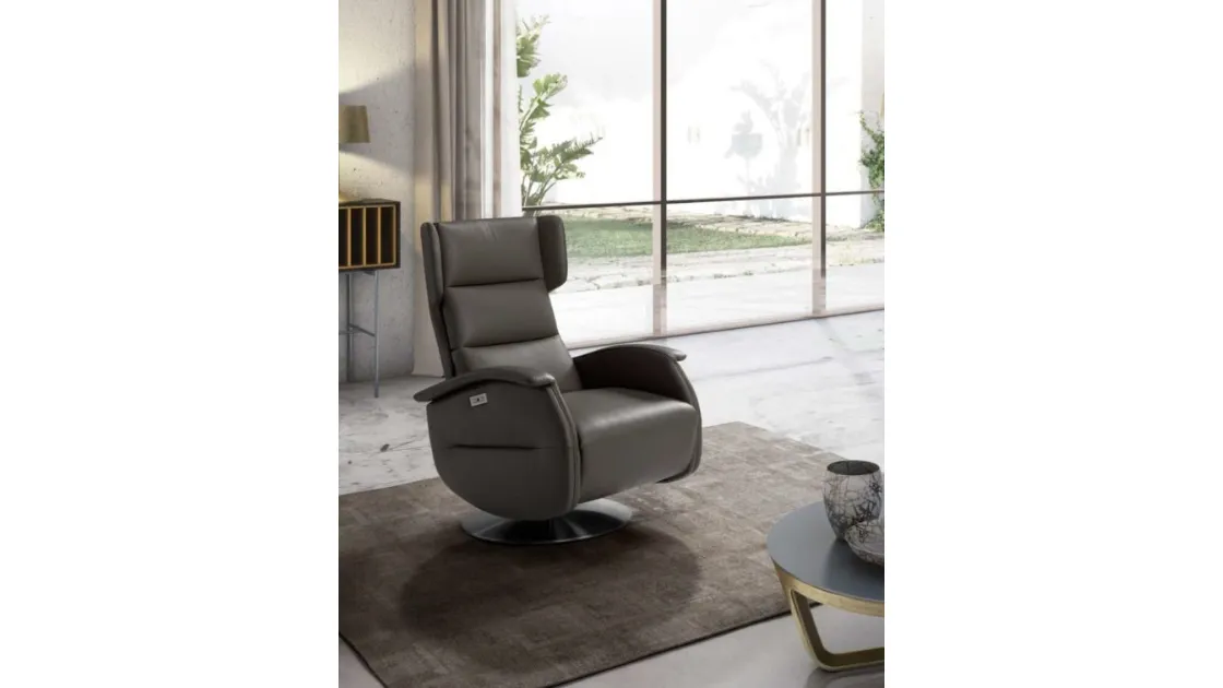 Poltrona relax in ecopelle con base in acciaio Siviglia Swivel di Spaziorelax