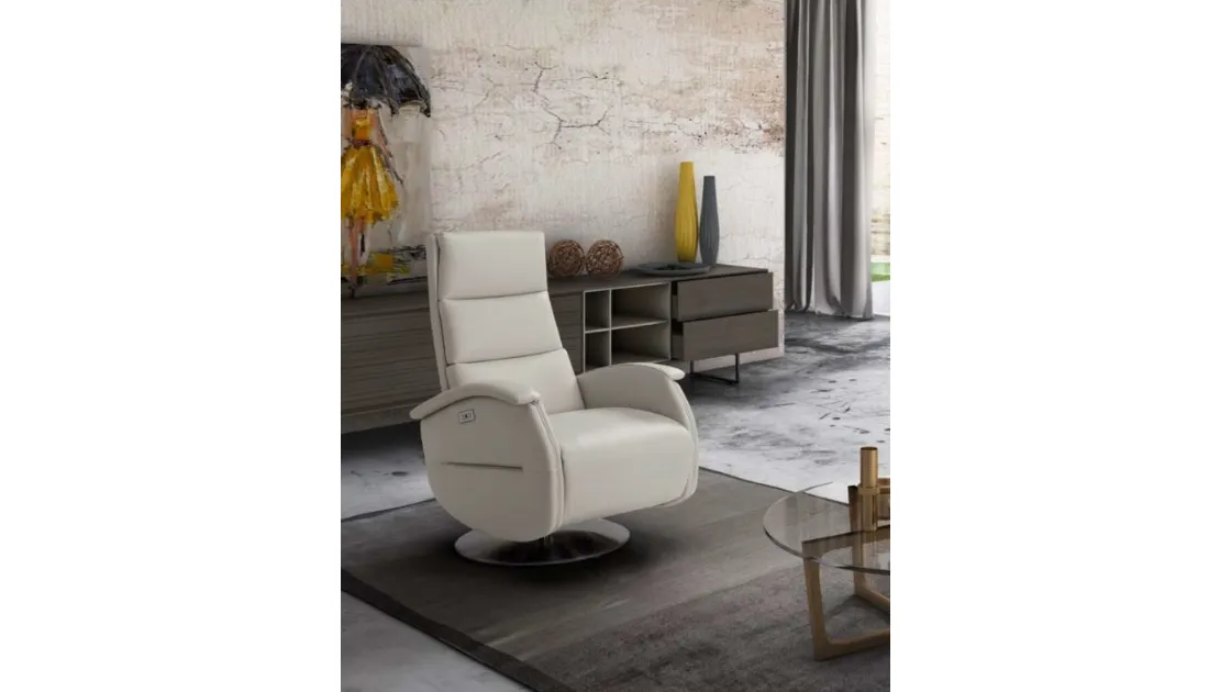 Poltrona relax in pelle con base in metallo Zara Swivel di Spaziorelax