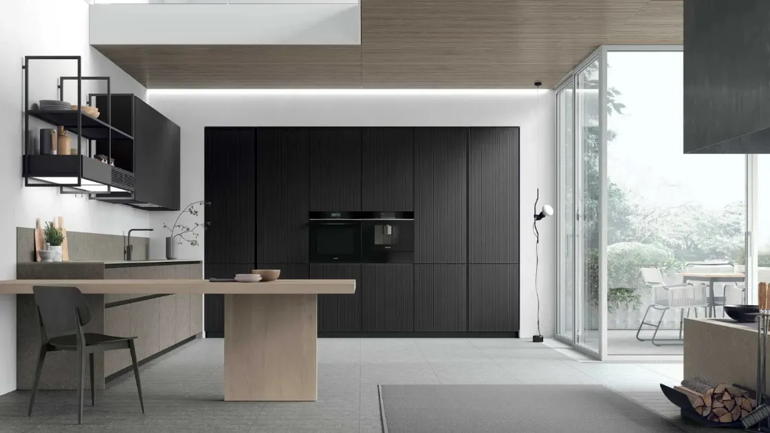 Cucina Moderna con penisola Aliant v13 in vetro, neolith e rovere di Stosa